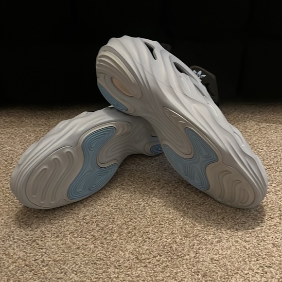 Adifoam Q NWT sz 10.5 men’s - Picture 2 of 4